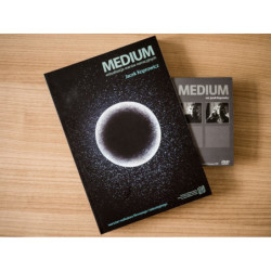 Medium. Wizualizacja warstw narracyjnych + film na DVD